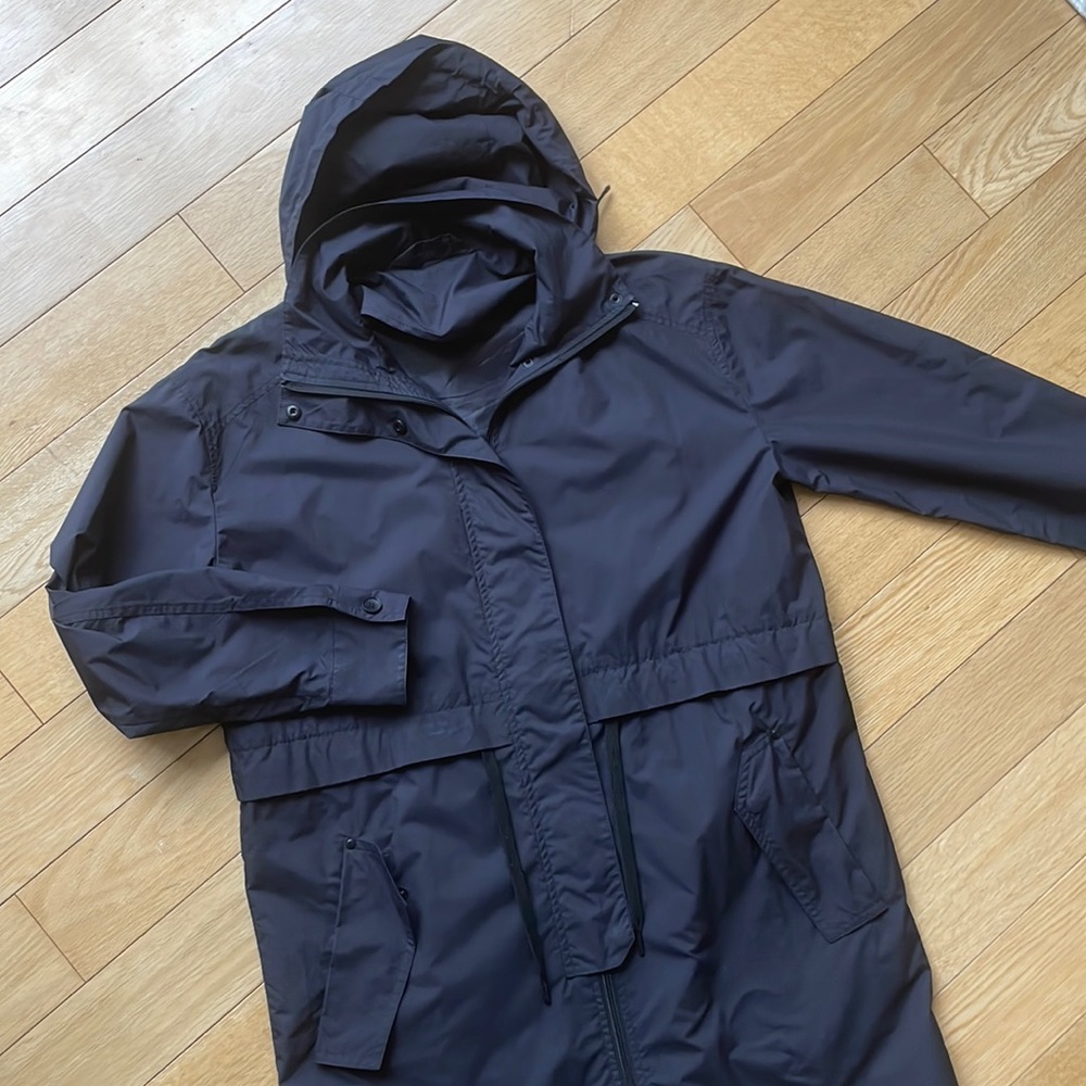 Everlane Women’s The City Anorak